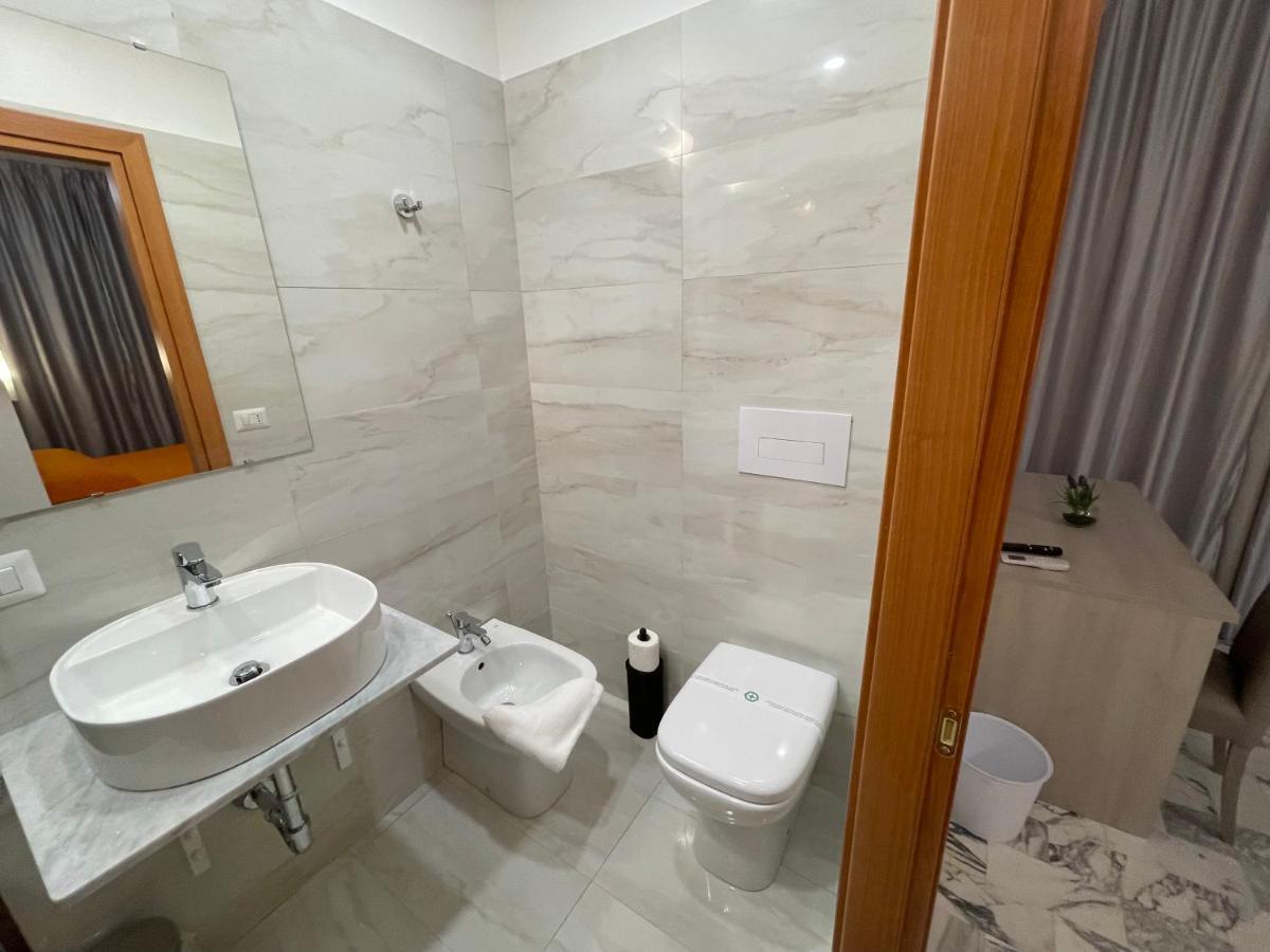 B&B Centrale Gela Bagian luar foto