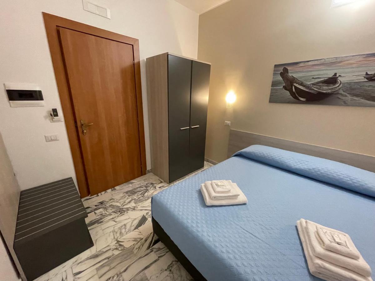 B&B Centrale Gela Bagian luar foto