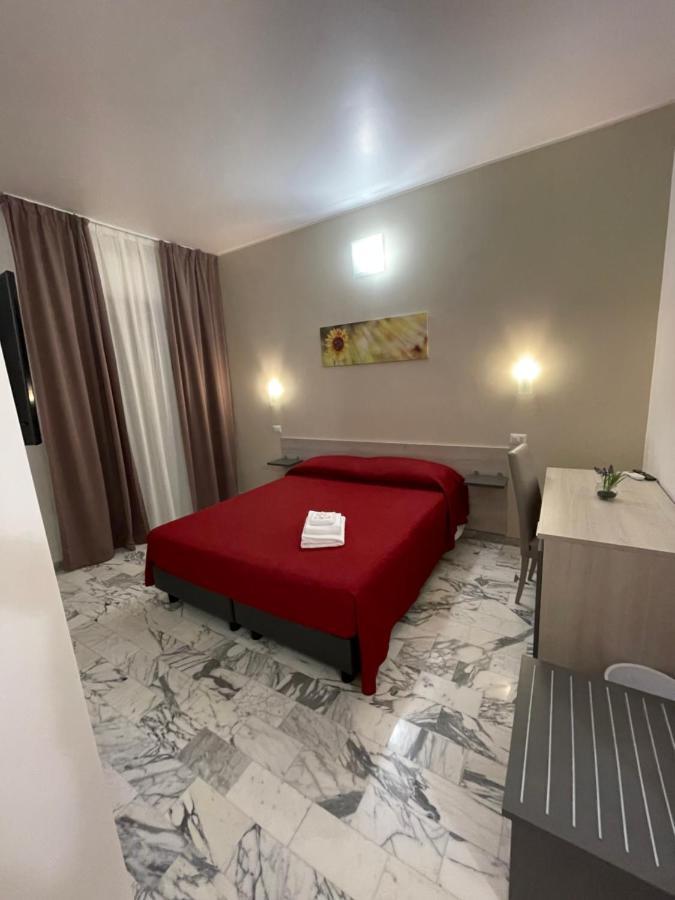 B&B Centrale Gela Bagian luar foto