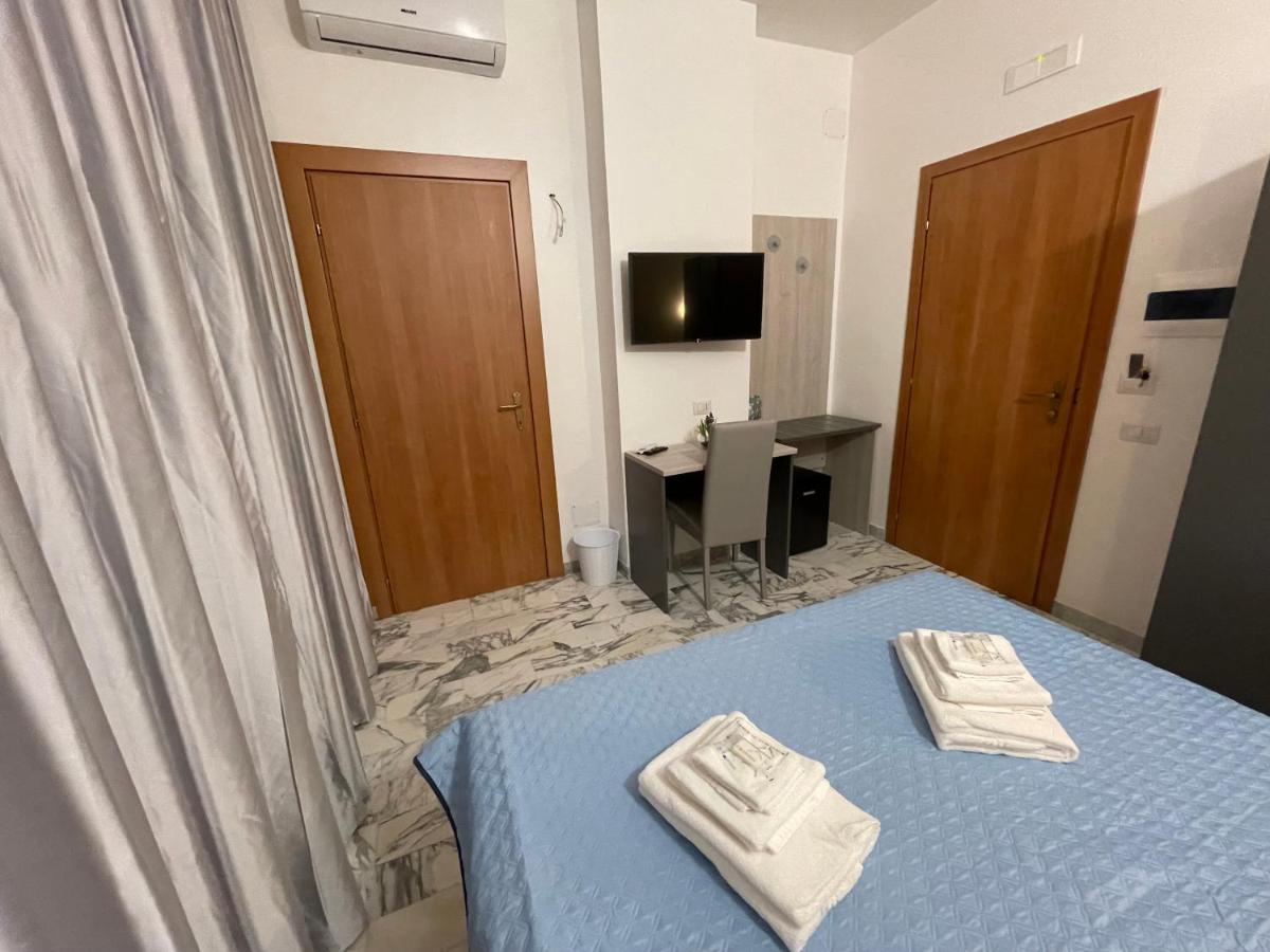 B&B Centrale Gela Bagian luar foto