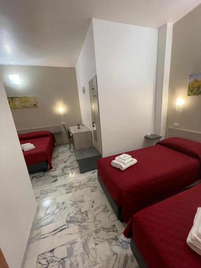 B&B Centrale Gela Bagian luar foto