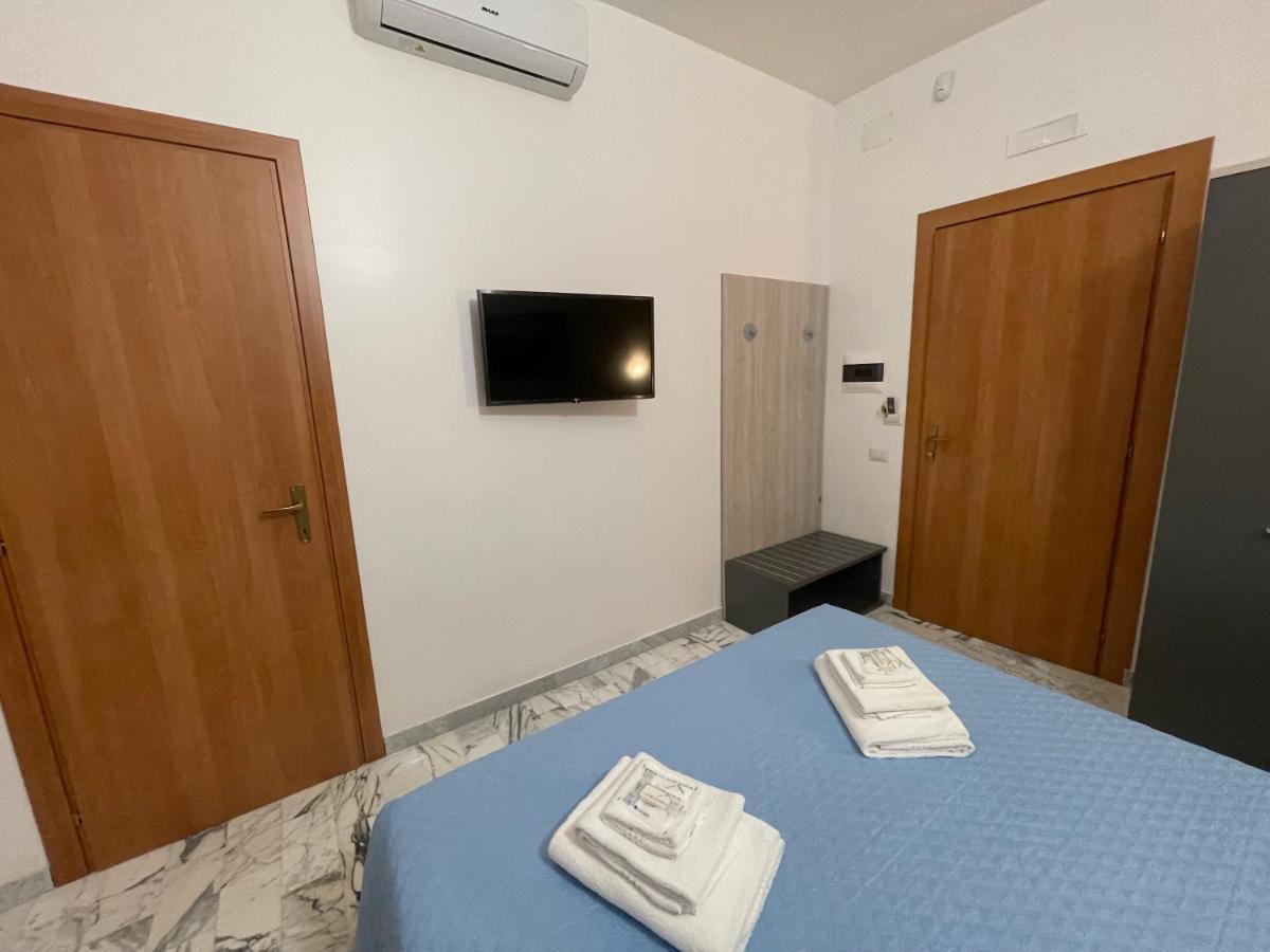 B&B Centrale Gela Bagian luar foto