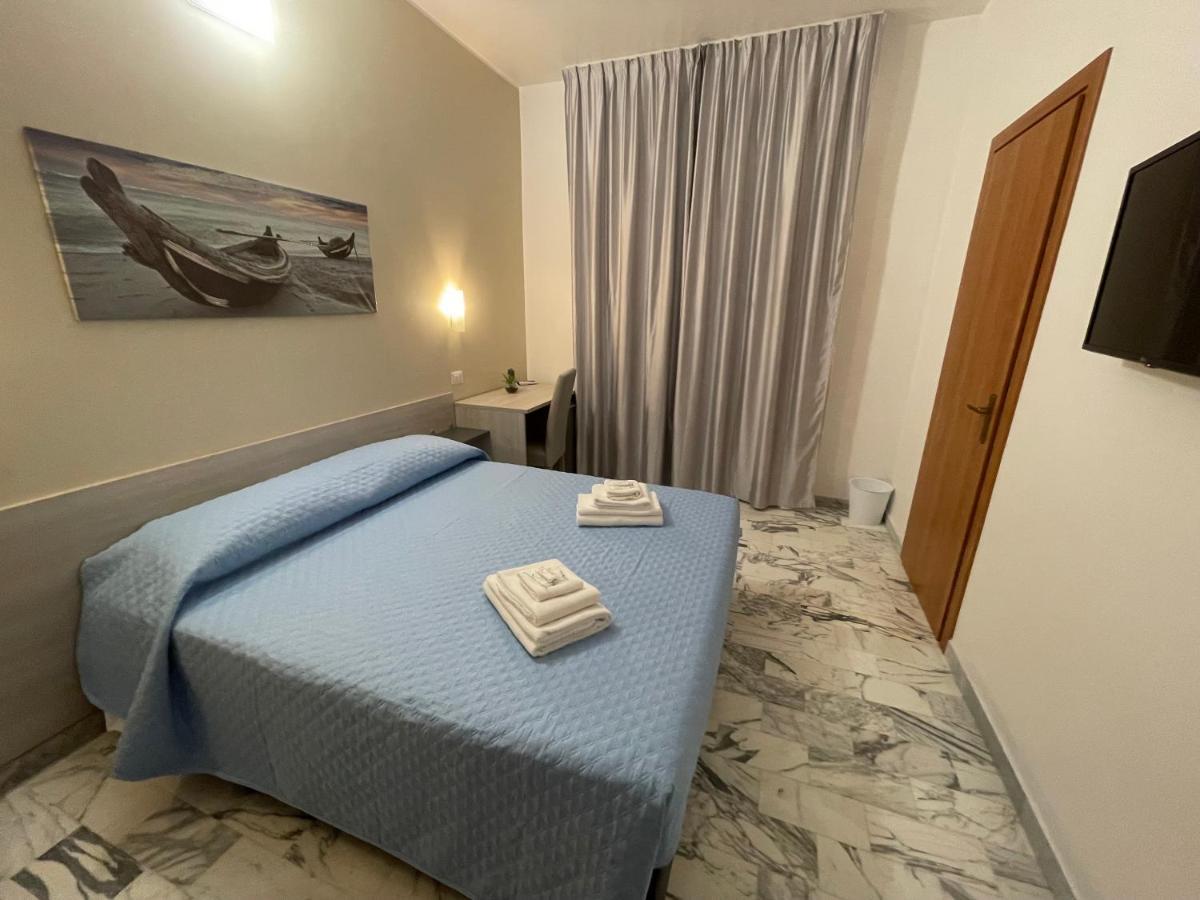 B&B Centrale Gela Bagian luar foto