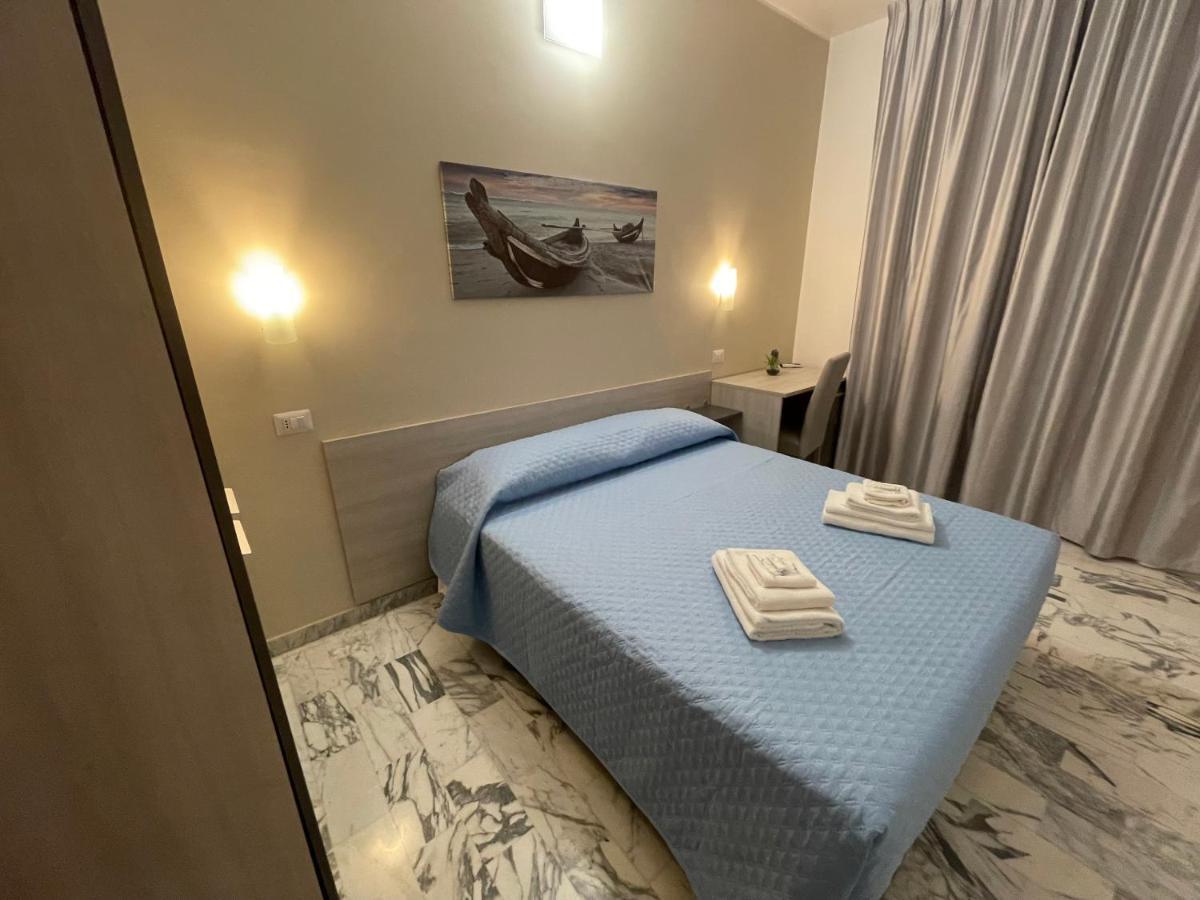 B&B Centrale Gela Bagian luar foto