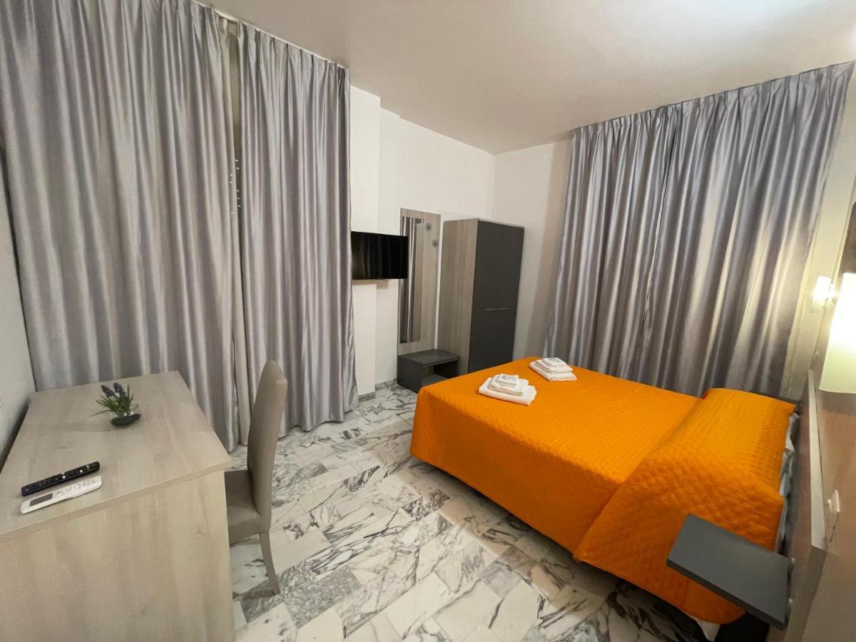 B&B Centrale Gela Bagian luar foto