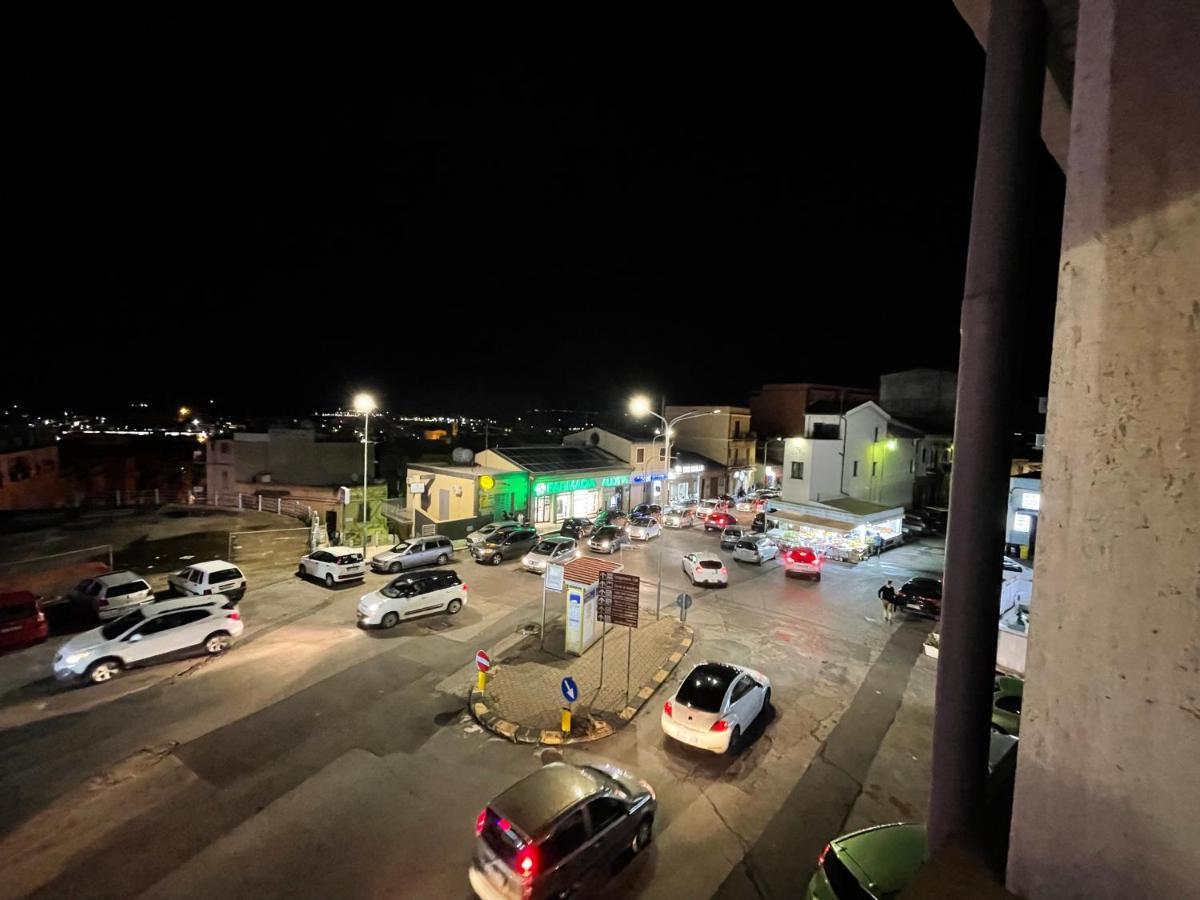 B&B Centrale Gela Bagian luar foto